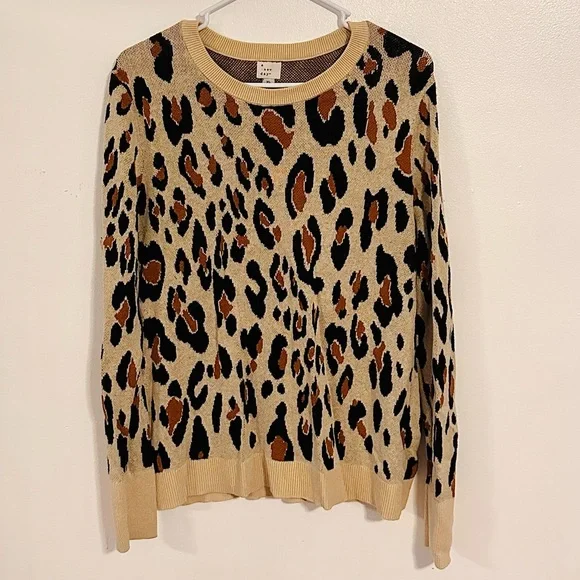 Sweater - Picture 1 of 2